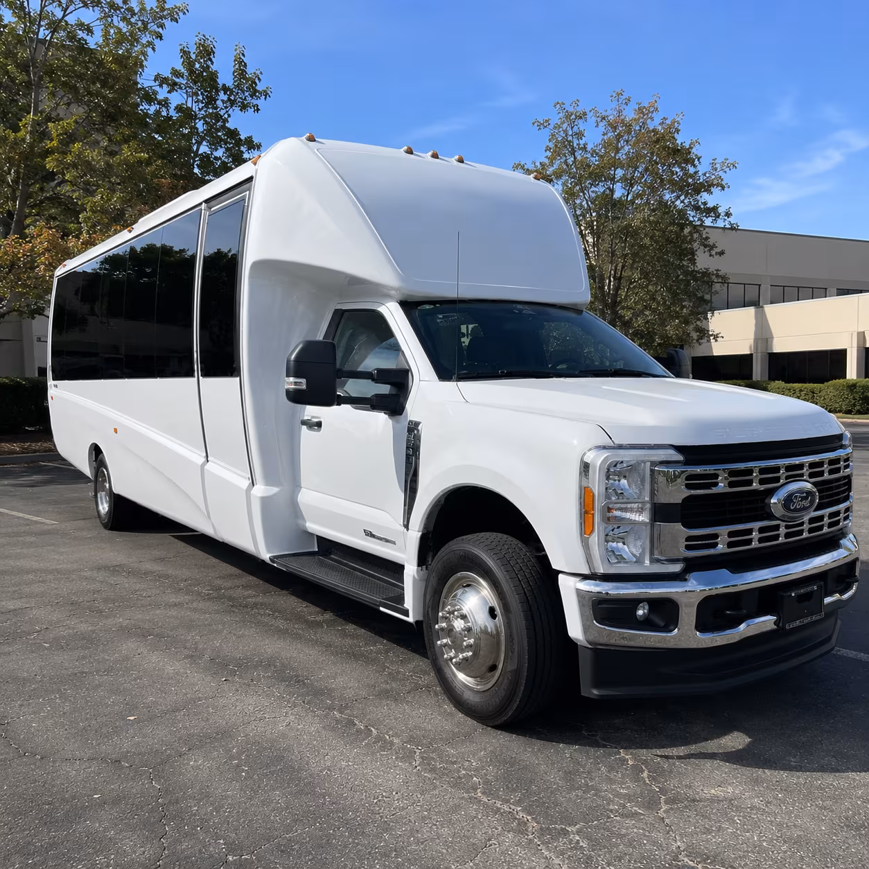 charter buses for corporate events and offsite meetings near jurupa valley